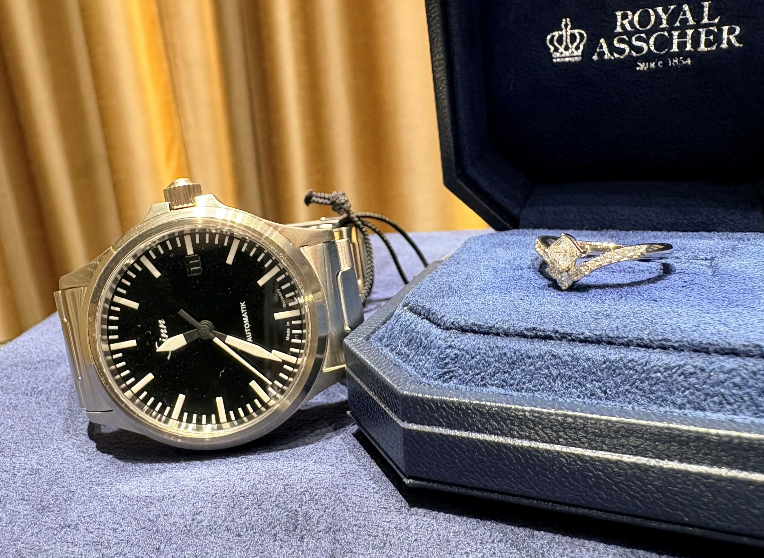 婚約指輪のお返しに「Sinn 556」を選ぶ理由