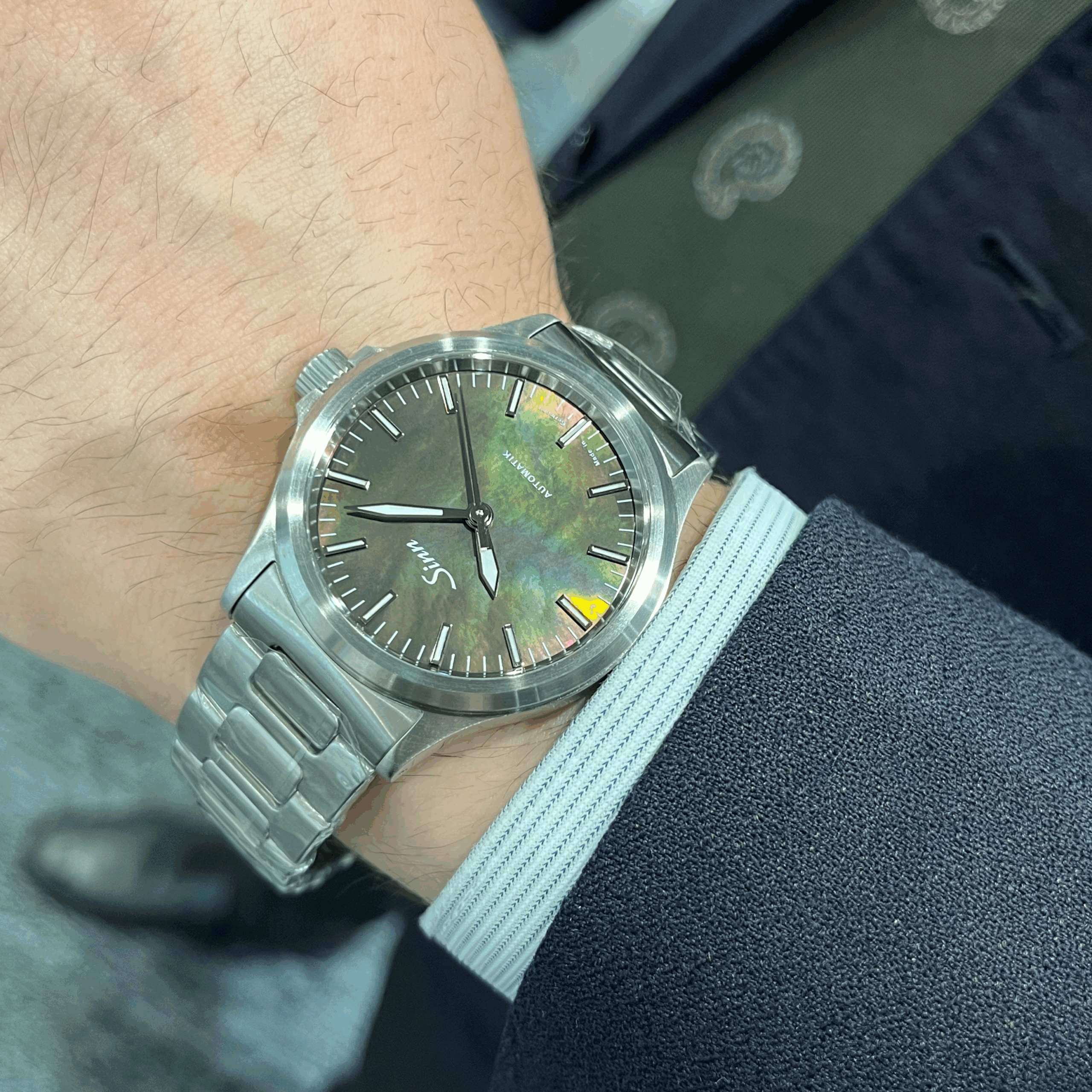 虹色の美しさを腕元に…Sinn(ジン)【556.I.Perlmutt.S】